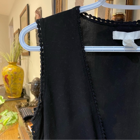 H&M Open Front Long Vest with Two Side Slits - Picture 2 of 11